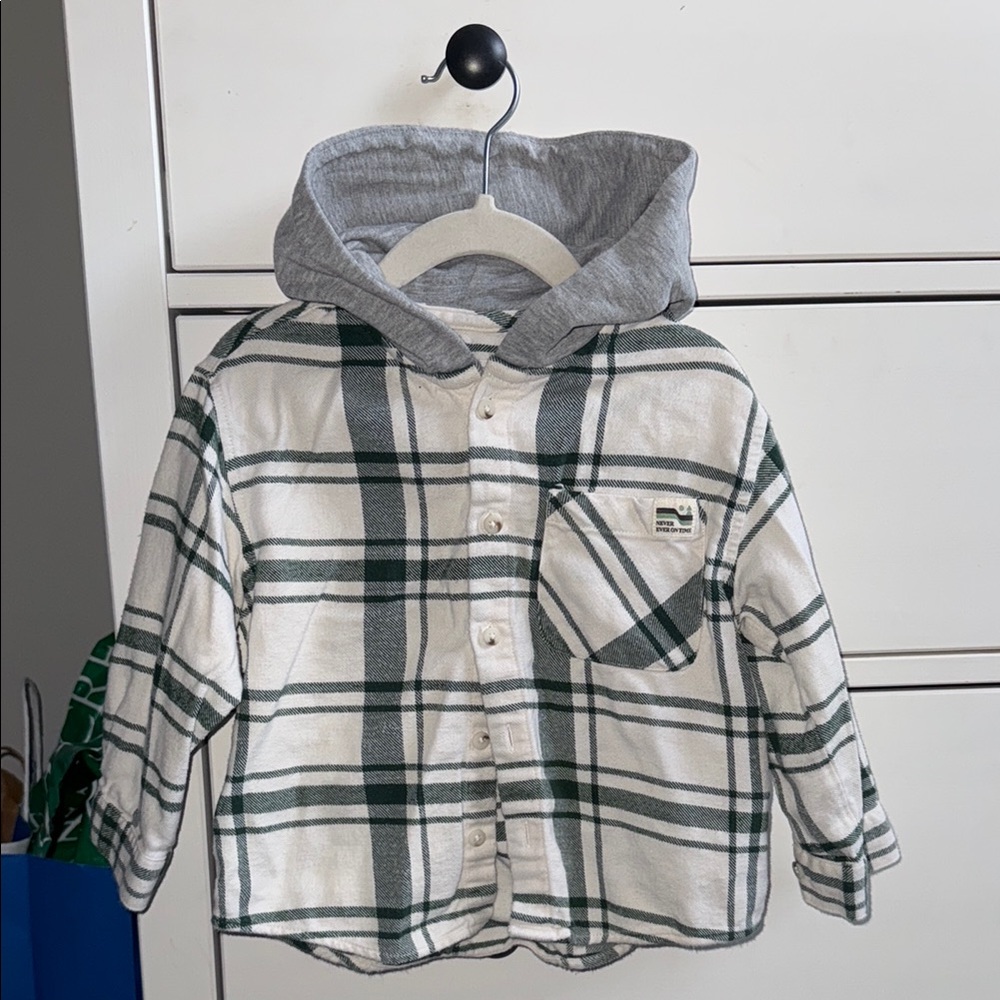 Bundle 2 shirts
